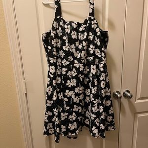 Torrid Size 22 flowered dress! Only worn once, so adorable!!